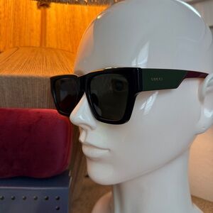 Gucci Green and Black Men's Sunglasses